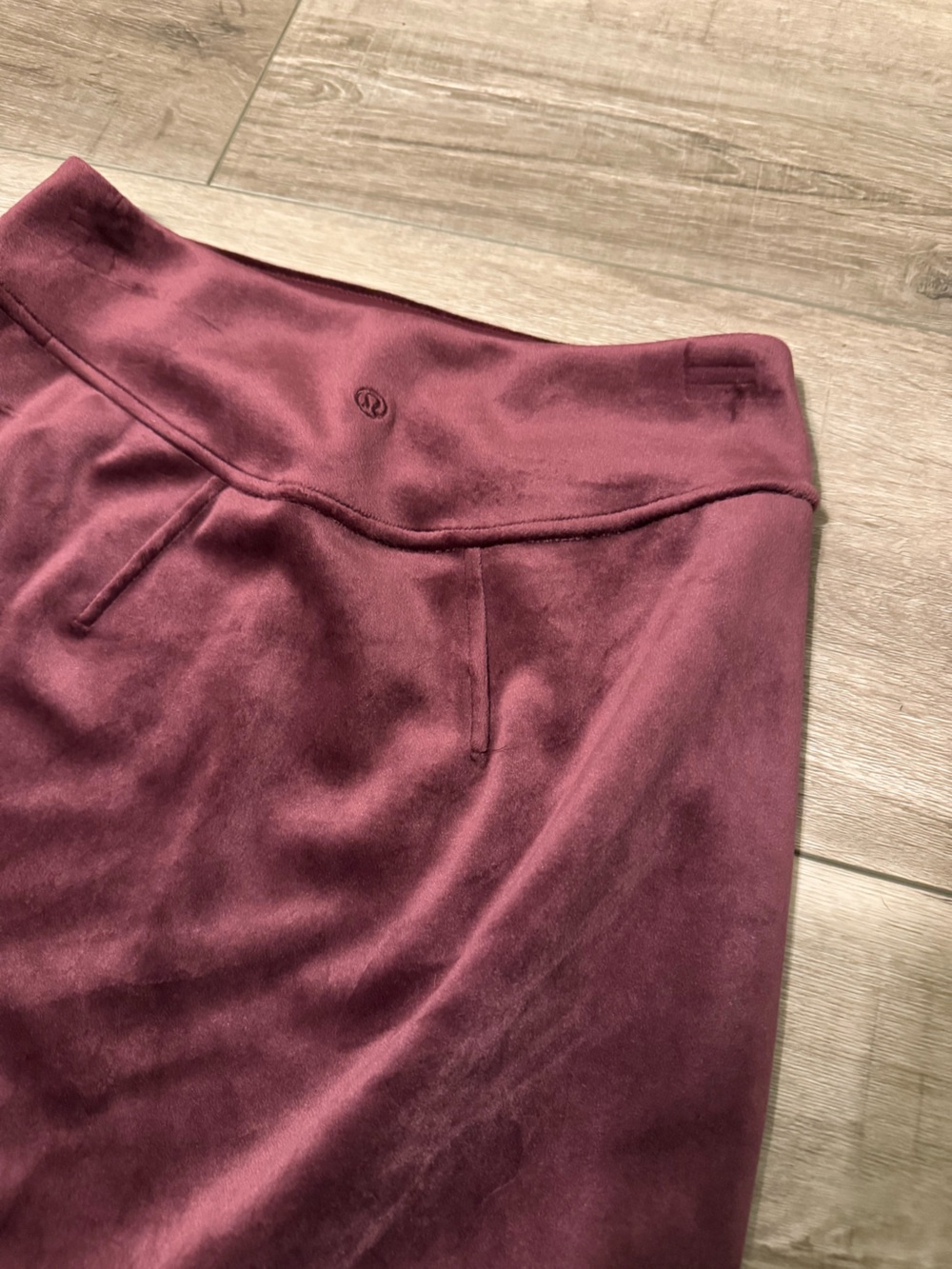 Lululemon Burgundy Velvet-Look Skirt - Scuba Mini - Picture 7 of 8